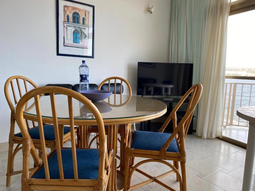 Sea Front Apartment At Mellieha Bay, Malta! Zewnętrze zdjęcie
